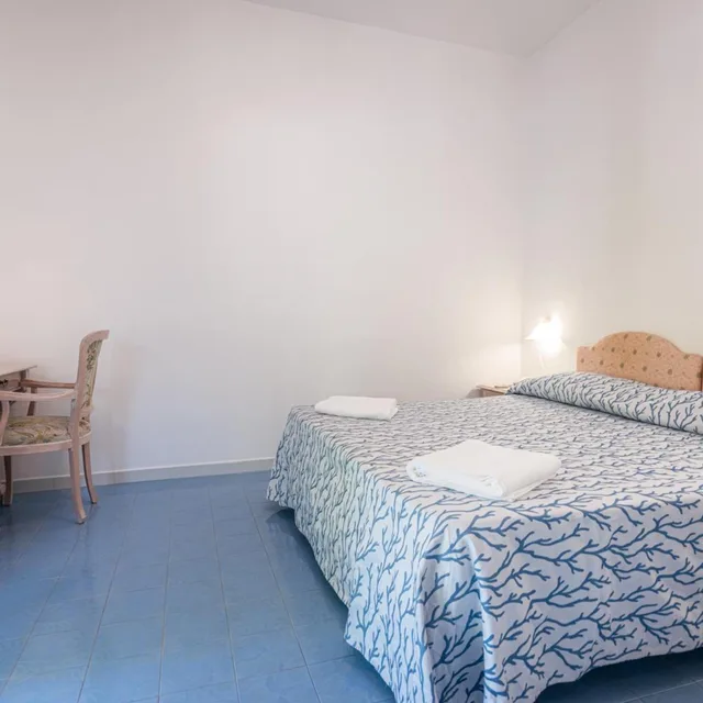 غرفة بسرير مزدوج بإطلالة على الحديقة، Hotel Poseidon 8/10