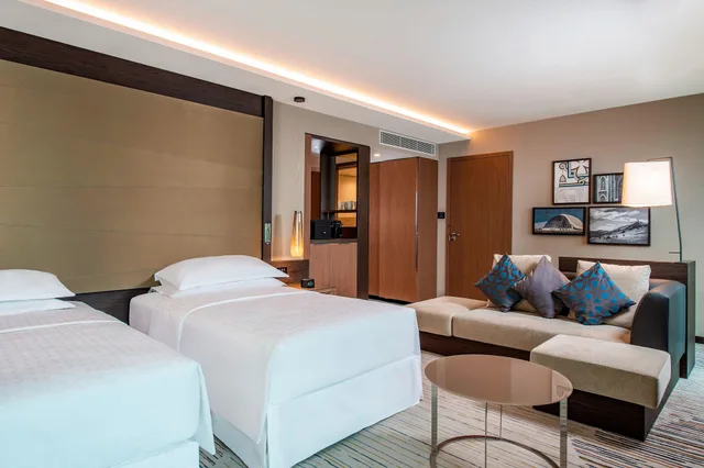Executive Twin Room:، Sheraton Grand Tbilisi Metechi Palace 3/10