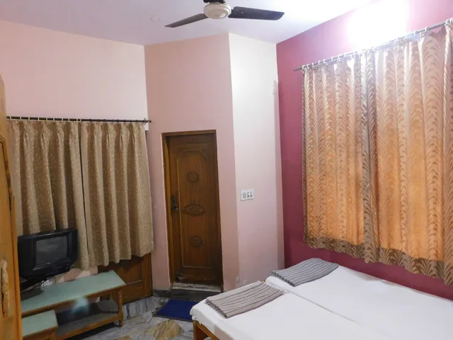 غرفة أساسية بسريرين منفصلين، Hotel Bharat Palace 1/2