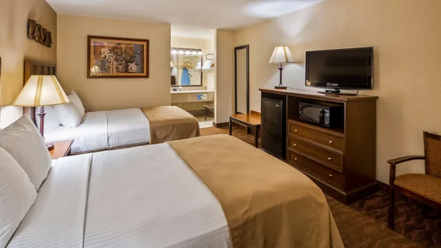 غرفة قياسية بسريرين مزدوجين، Best Western Center Pointe Inn 3/10