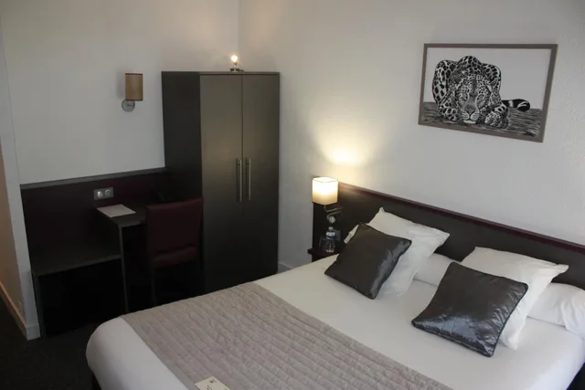 غرفة قياسية بسرير مزدوج بإطلالة في طابق منخفض، Hotel La Citadelle 5/7