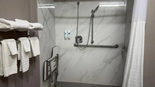 غرفة بسريرين كوين لذوي الإعاقة، Comfort Inn San Antonio Northeast 8/10