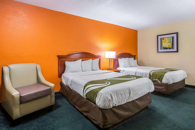 غرفة بسريرين مزدوجين، Quality Inn Northeast 2/2