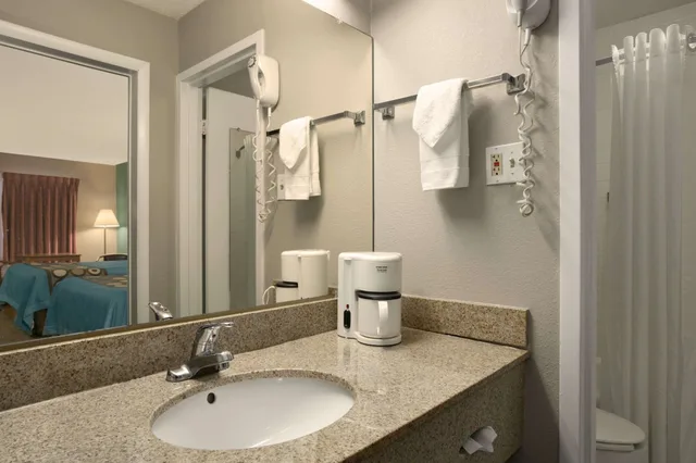 غرفة قياسية بسريرين كوين للمدخنين، Super 8 By Wyndham Kingsport 4/4