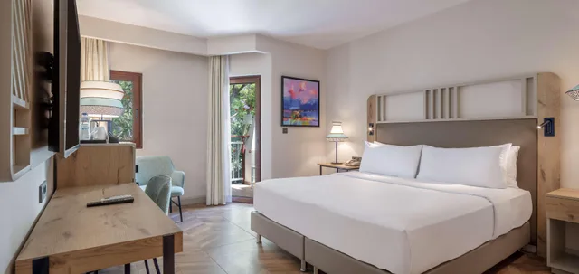 غرفة بسرير مزدوج، DoubleTree by Hilton Bodrum Isil Club Resort 1/10