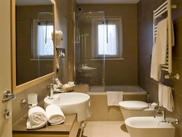غرفة ديلوكس بسريرين منفصلين بشرفة، Hotel Sirmione E Promessi Sposi 4/5