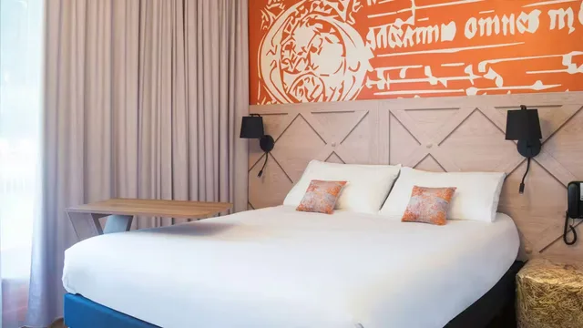 Standard, Double Bed, 2 Sofa, Ibis Styles Carcassonne La Cite 2/10