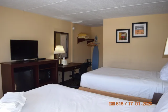 غرفة بسريرين مزدوجين، Americas Best Value Inn Central Valley 10/10