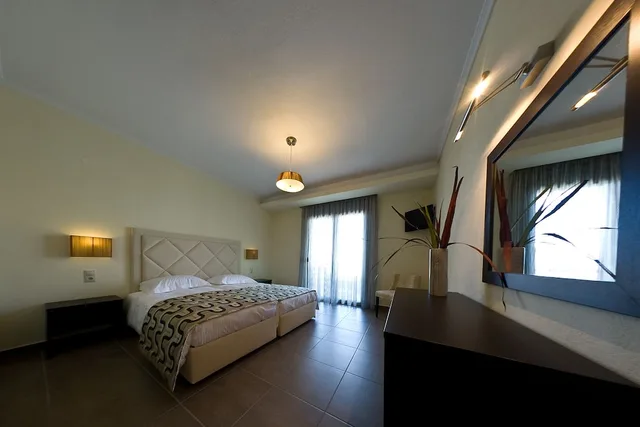 غرفة قياسية بسرير كوين، Alexander Inn 1/3