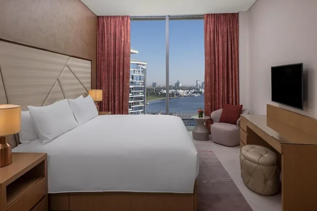 2 Bedrooms, Creek, Apartment, King and Twin Beds, Terrace، Hilton Dubai Creek Hotel & Residences 3/7
