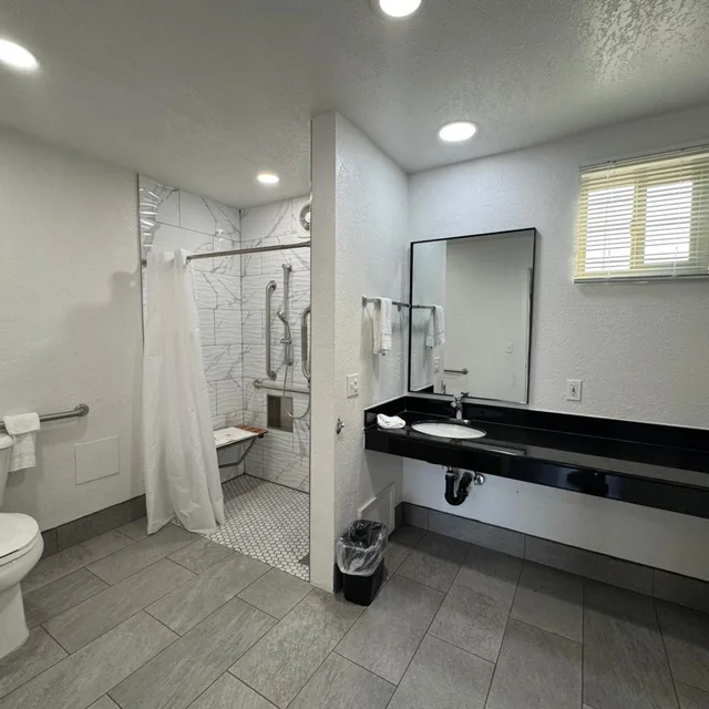 غرفة بسريرين مزدوجين لذوي الإعاقة، Motel6 Willows, CA 9/10