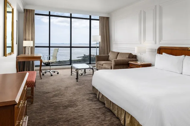 غرفة كلاسيكية بسرير كينج بإطلالة على البحر، Intercontinental Miramar Panama 2/3