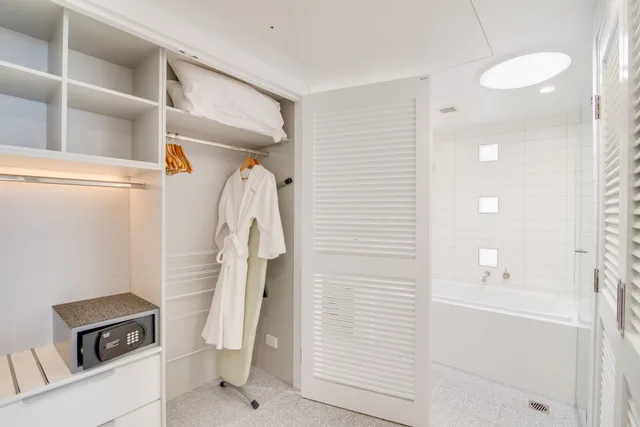 1 Bedroom, Deluxe, Apartment, King Bed, Beach Front، Tingirana Noosa 6/6