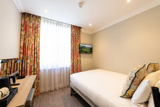 غرفة صغيرة بسرير مزدوج، Byron Hotel 3/7