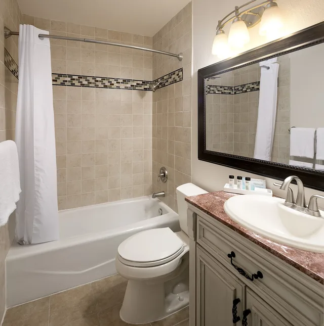 2 Bedrooms, Cove, Suite, 2 Queen Beds, Stair Access Only, Sofa، La Jolla Cove Suites 5/6