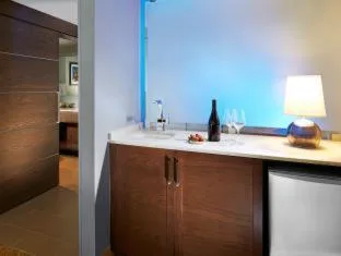 غرفة سوبيريور بسرير كوين، The Anza A Calabasas Hotel 10/10