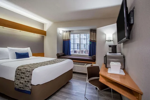 غرفة قياسية بسرير كوين، Microtel Inn & Suites by Wyndham Southern Pines / Pinehurst 2/3