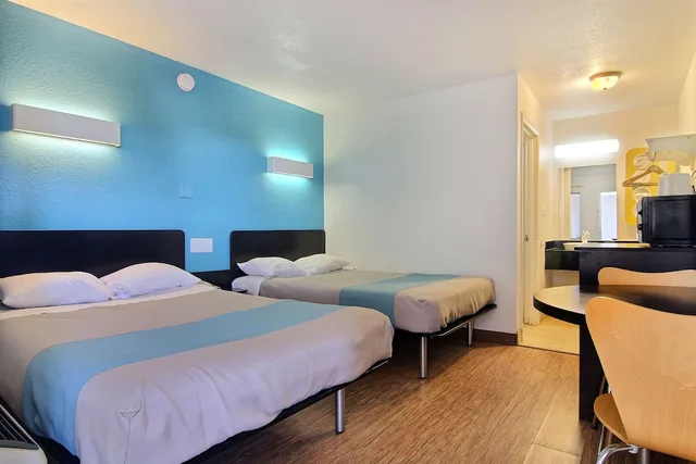 غرفة ديلوكس بسريرين مزدوجين، Motel6 Carlsbad, NM 2/3