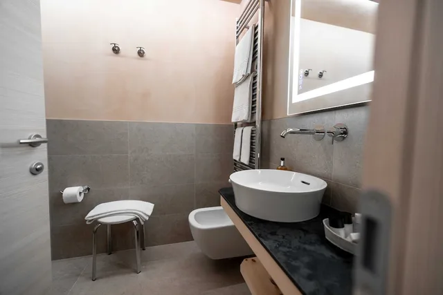 غرفة كلاسيكية بسرير كوين بشرفة، St Michael Hotel 4/8
