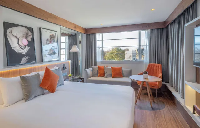 جناح بغرفتي نوم، Melia White House 1/10