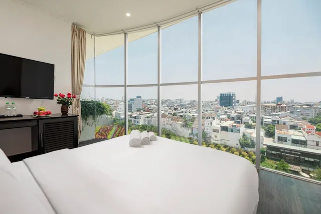 غرفة جونيور بسرير كوين بإطلالة على المدينة، Amanda Hotel 8/9