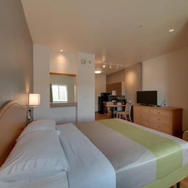 غرفة بسرير كوين لذوي الإعاقة، Studio6 Brownsville, TX 4/10
