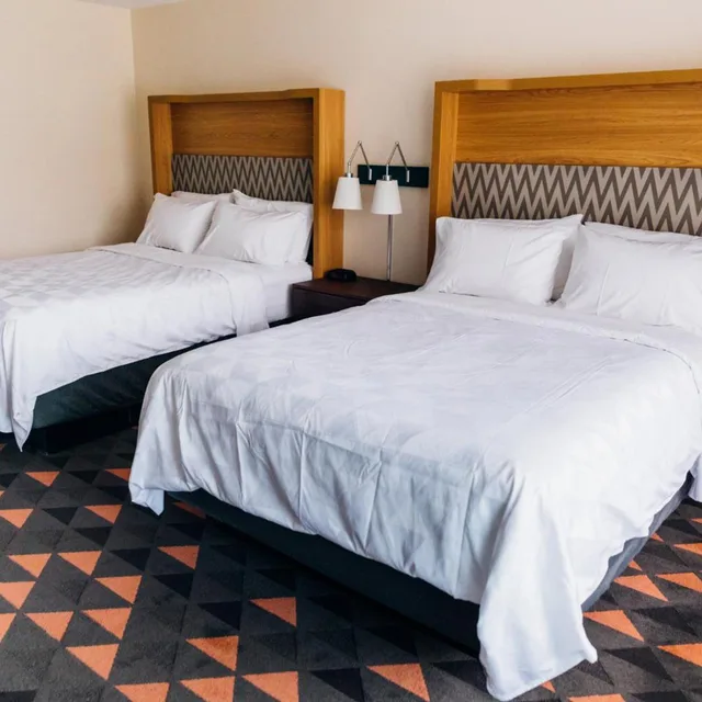 غرفة بسريرين كينج لذوي الإعاقة، Holiday Inn Hotel Suites Phoenix Mesa Chandler 3/10