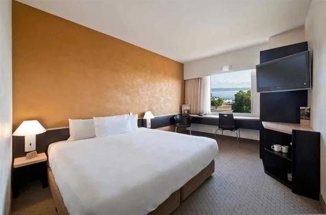 Room, Double Bed, City View, IBIS ROTORUA 3/5