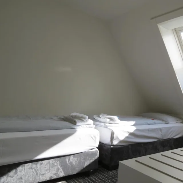 غرفة قياسية رباعية بسرير فردي، Comfor Hotel 6/7
