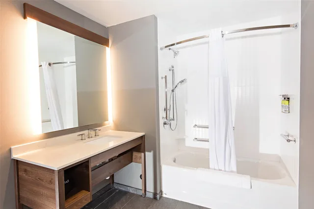 جناح بسريرين كوين لذوي الإعاقة، Staybridge Suites Denver North Thornton 1/2