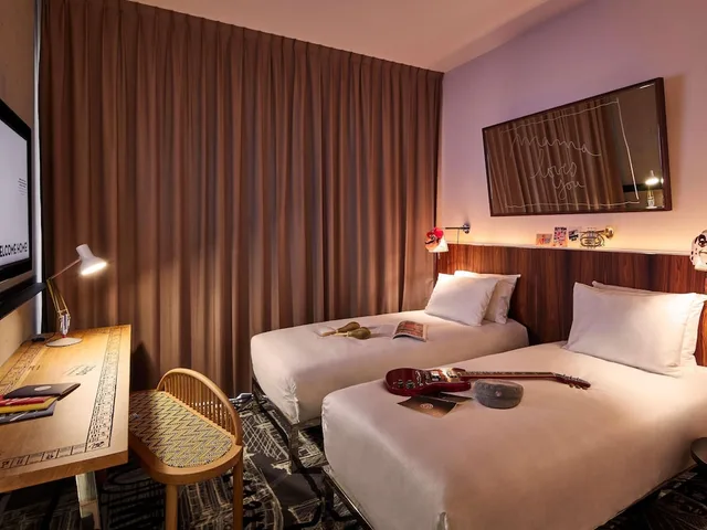 Mama, Medium, Double Bed، Mama Shelter Luxembourg 1/10
