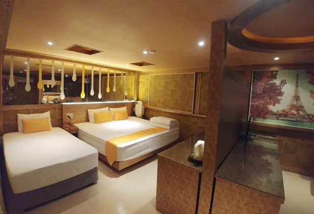 غرفة عائلية بسرير كوين وسرير فردي، V1 Motel 3/5