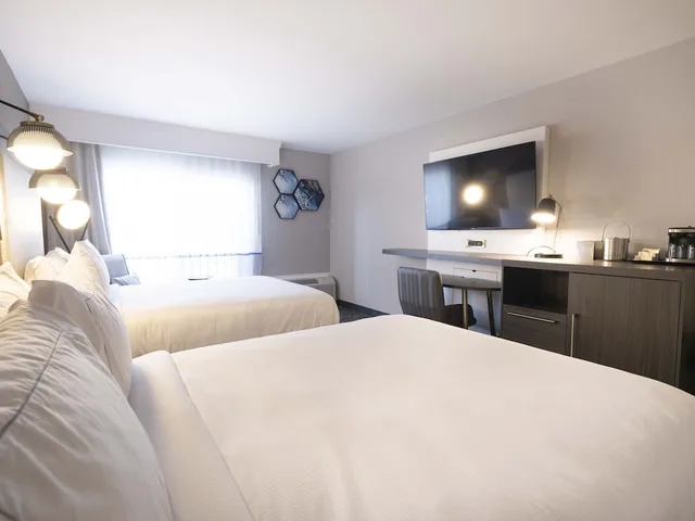 غرفة بسريرين كوين لذوي الإعاقة، DoubleTree by Hilton Livermore CA 1/4