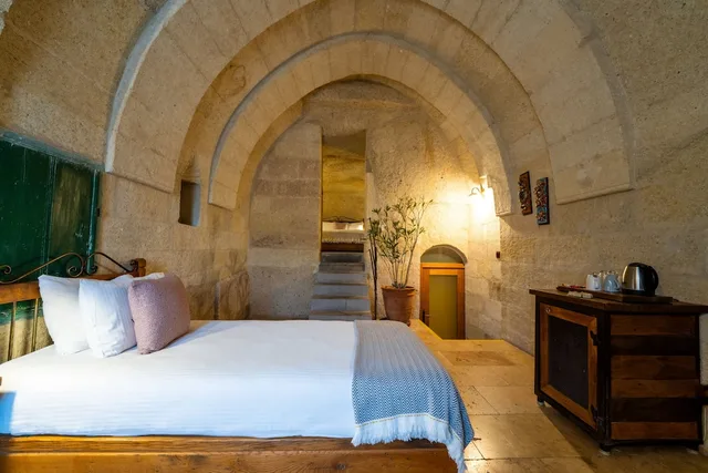 جناح بسرير كوين بإطلالة على الفناء، Design Cappadocia Hotel 8/10