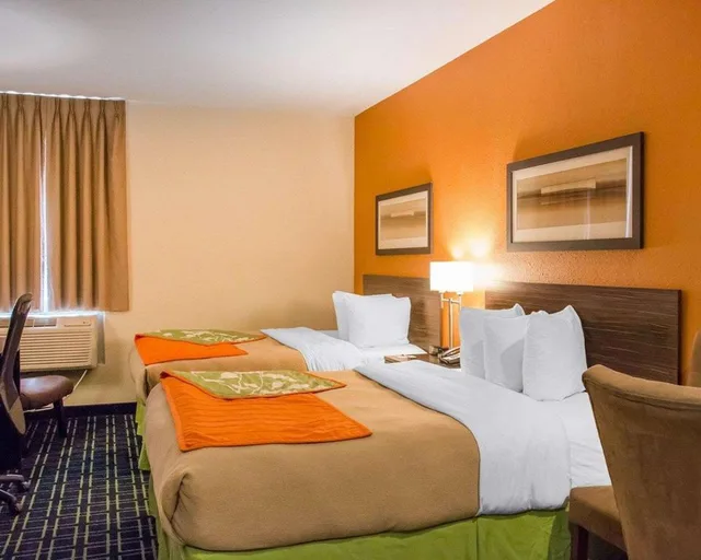Efficiency, 2 Queen Beds، Clarion Pointe Winnipeg - St Vital District 1/1