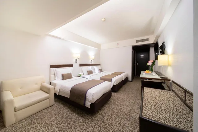 غرفة عائلية، Regal Oriental 3/8