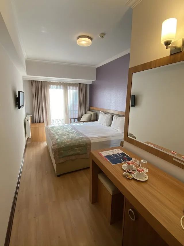 Standard, Grand Anzac Hotel 2/4