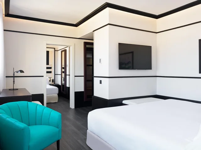 غرفة عائلية بسرير كوين مع أريكة، H10 Marina Barcelona 4/6
