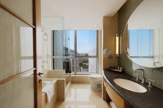Executive, King Bed, Lounge Access, DoubleTree by Hilton Hotel Shanghai Pudong 1/1