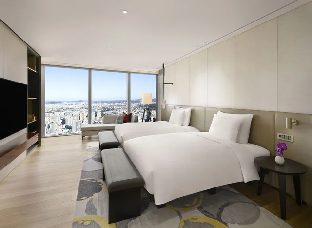 جناح ركني بسريرين منفصلين بإطلالة على الجبل، Grand Hyatt Jeju 1/7