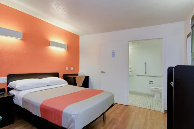غرفة بسرير كوين، Motel6 Scottsdale, AZ - Old town Scottsdale/Fashion Square 5/9