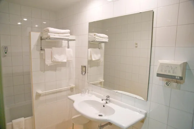 غرفة رباعية، Hotel Balaguer 7/9