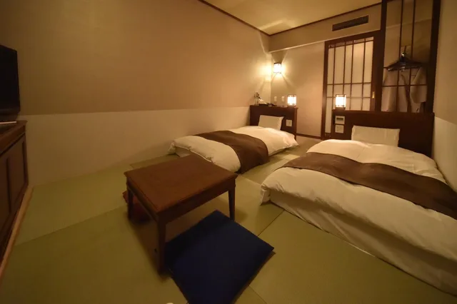 غرفة بسريرين منفصلين بأرضية تاتامي، Dormy Inn Premium Otaru 2/7