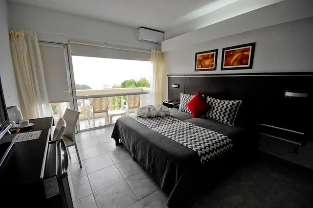 جناح ثلاثي بسرير فردي مع أريكة، Villa La Font Resort and Spa 2/9