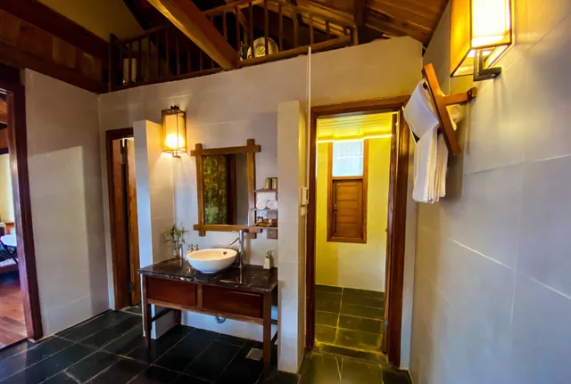 بنغل بسرير كينج بإطلالة على البحيرة مع أريكة، Mai Chau Hideaway Lake Resort 4/4