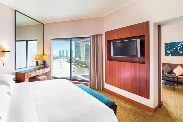 جناح جونيور بسرير كينج بإطلالة على النهر، Royal Orchid Sheraton Riverside Hotel Bangkok 3/6