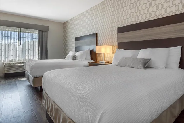 Suite, 2 Queen Beds, Kitchenette, Best Western Plus Saint Peter 1/7