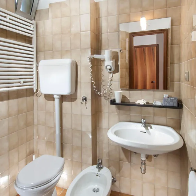 غرفة عائلية، Hotel Le Querce 3/3