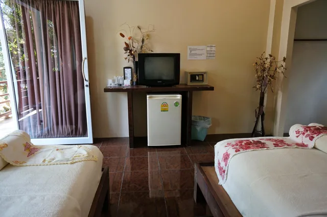 غرفة بإطلالة على المسبح بشرفة، Silver Sands Beach Resort 2/2