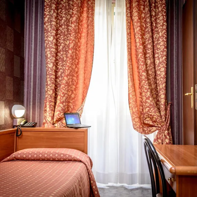 Room, Single, Hotel Emmaus 2/13